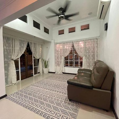 بيتالينغ جايا Homestay Laman Nuri, Kota Damansara المظهر الخارجي الصورة